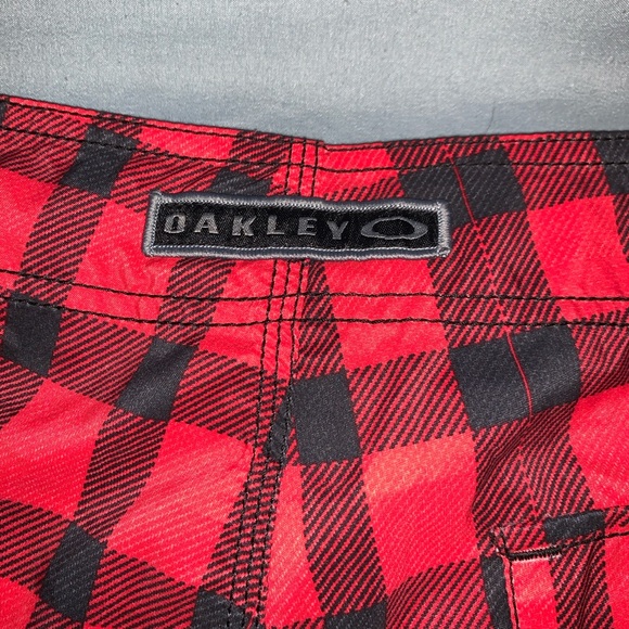 Oakley Board Shorts Men's Red Plaid Swim Shorts 34 Boardshorts - Picture 6 of 6